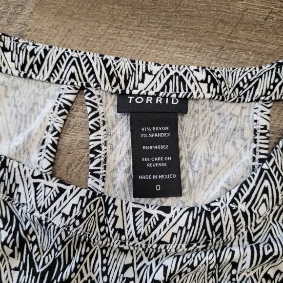 TORRID | Patterned Tank Top | Sz. 0/L/12 - Picture 3 of 4
